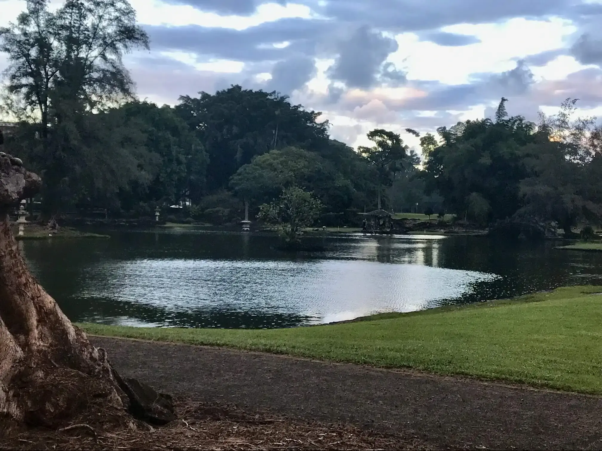Liliʻuokalani Japanese Gardens beside Hilo Bay